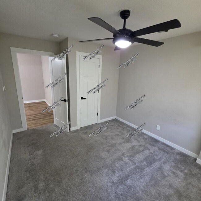 Building Photo - 7610 E 113th St