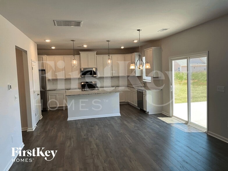 Building Photo - 421 Stonefence Dr