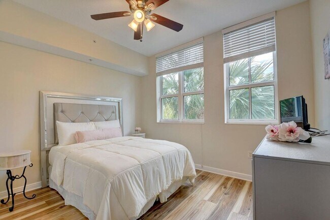 Building Photo - 350 N Federal Hwy