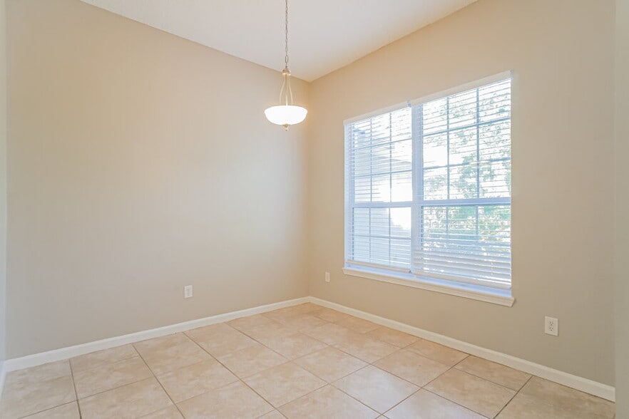 Building Photo - 391 Meadowlark Ln