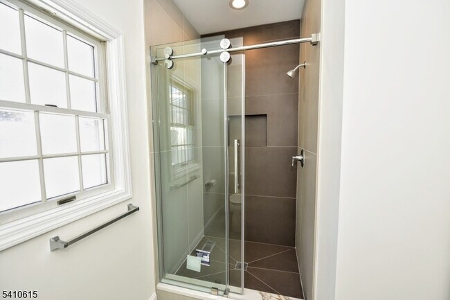 Building Photo - 383 Lafayette Ave