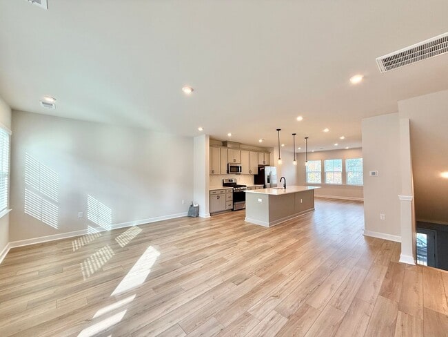 Building Photo - **OFFERING RENT PROMOTION FOR FIRST 6 MONTHS** New Construction 4BD, 3.5BA Wake Forest Townhome w...