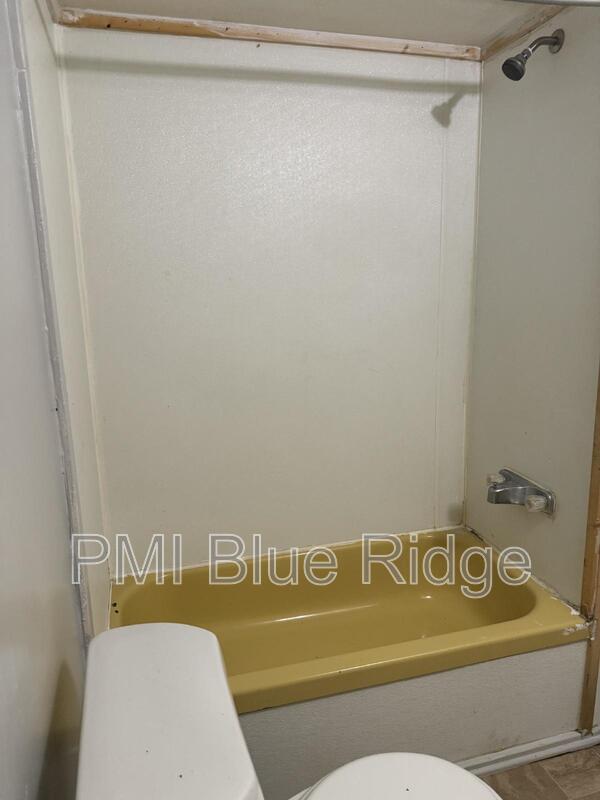 Building Photo - 40 Mcilwain Rd