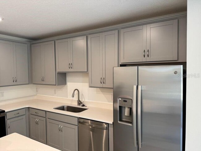 Building Photo - 3035 Jessamine Dr