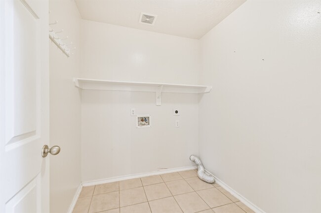 Building Photo - 15023 Roche Rock Dr