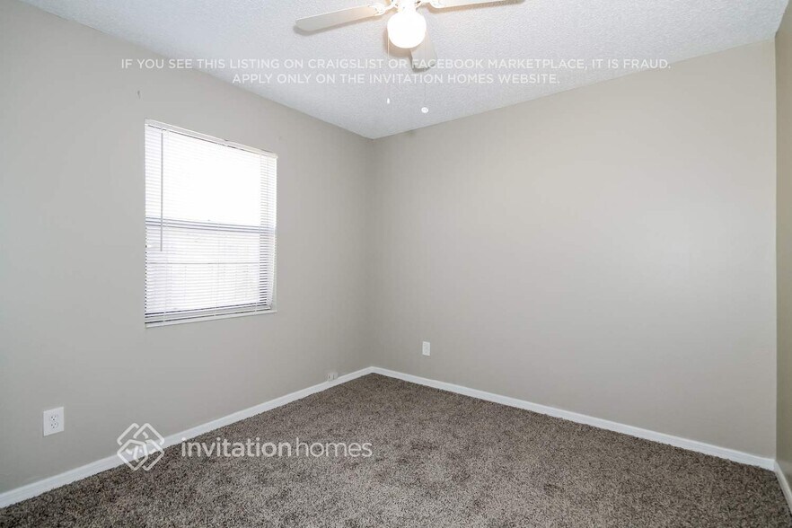 Building Photo - 12783 Pineway Dr