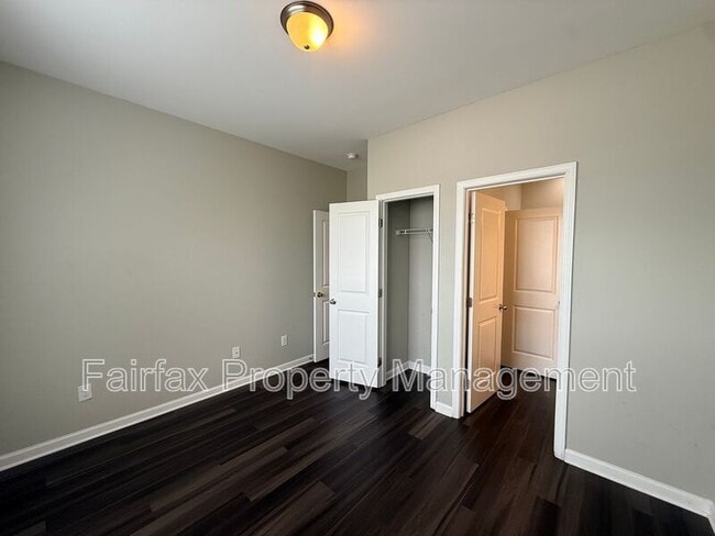 Building Photo - 127 Rosebud Ln