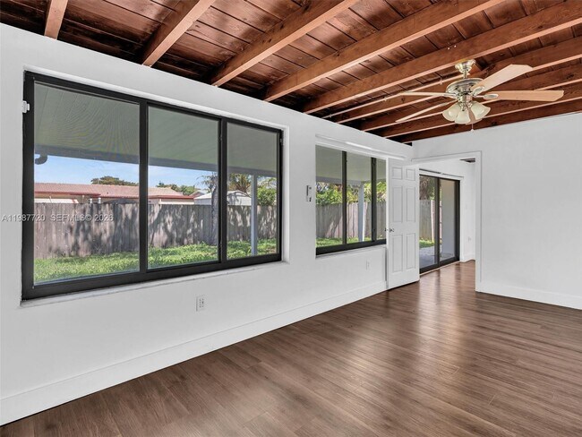 Building Photo - 3193 Taft St