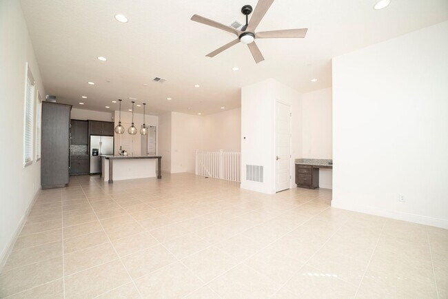 Building Photo - Stunning  MOVE-IN READY TOWNHOME in. Exqui...
