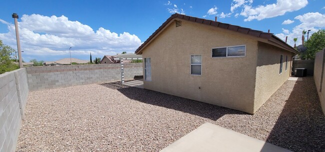 Building Photo - Beautiful Single Story Summerlin Home on a corner lot.