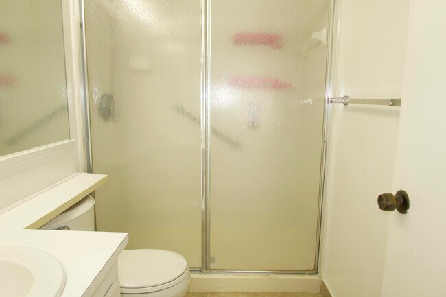 Building Photo - 208 Foxtail Dr