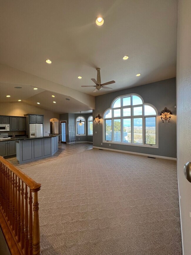 Building Photo - Beautiful Five-Bedroom, Three-Bathroom Home for Rent