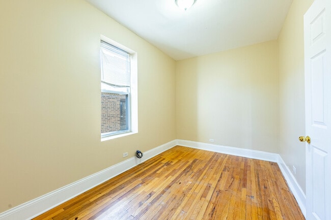 Building Photo - 1105 S Richmond St