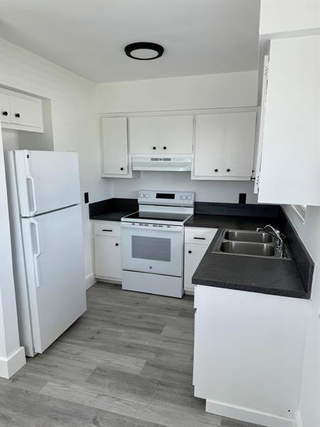 Building Photo - 2837 NE 30th St