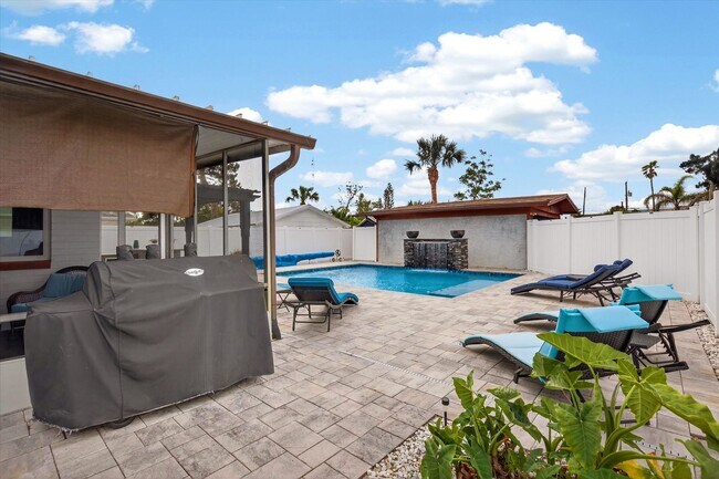 Building Photo - Beachside Pool Home Just Minutes from the Ocean!