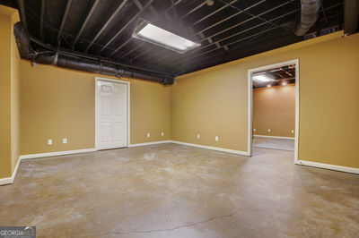 Building Photo - 9485 Nesbit Lakes Dr