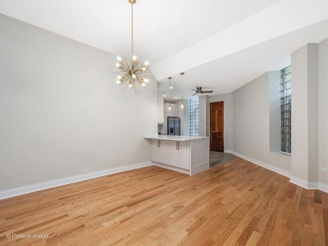 Building Photo - 2013 W North Ave