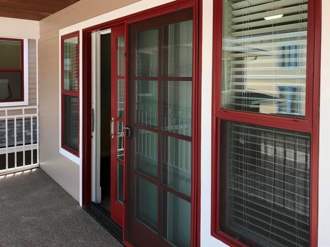 Building Photo - 1964 Main St