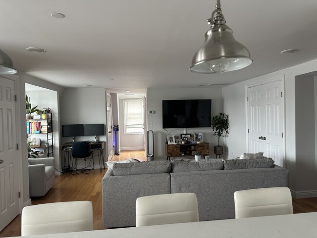 Building Photo - 11 Mill Rd