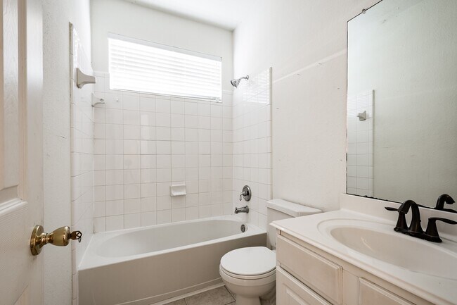 Building Photo - 9611 Sage Deck Ln