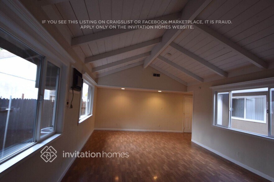 Building Photo - 868 Ashwood Ave