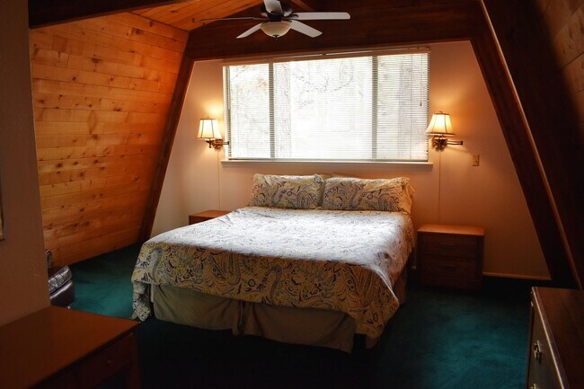 Building Photo - Winter Lease - Less than half a mile to Burnt Cedar Beach, Restaurants and Grocery!!