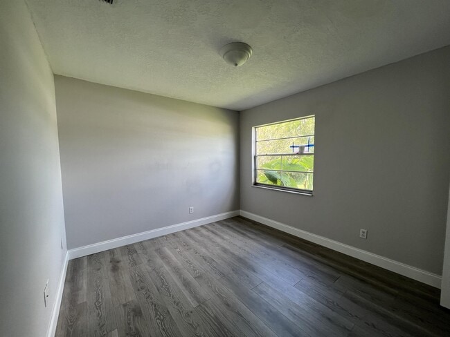 Building Photo - 1313 Summer Breeze Rd
