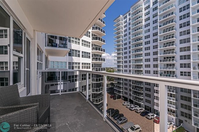 Building Photo - 3700 Galt Ocean Dr