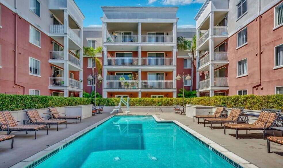 Building Photo - 3740 Santa Rosalia Dr