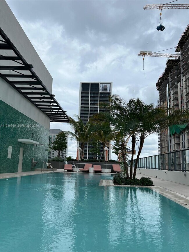 Building Photo - 11 NE 6th St