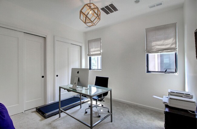 Building Photo - Luxury Living in the heart of Platte Park, 5bds, 4bas - Custom Finishes around every corner