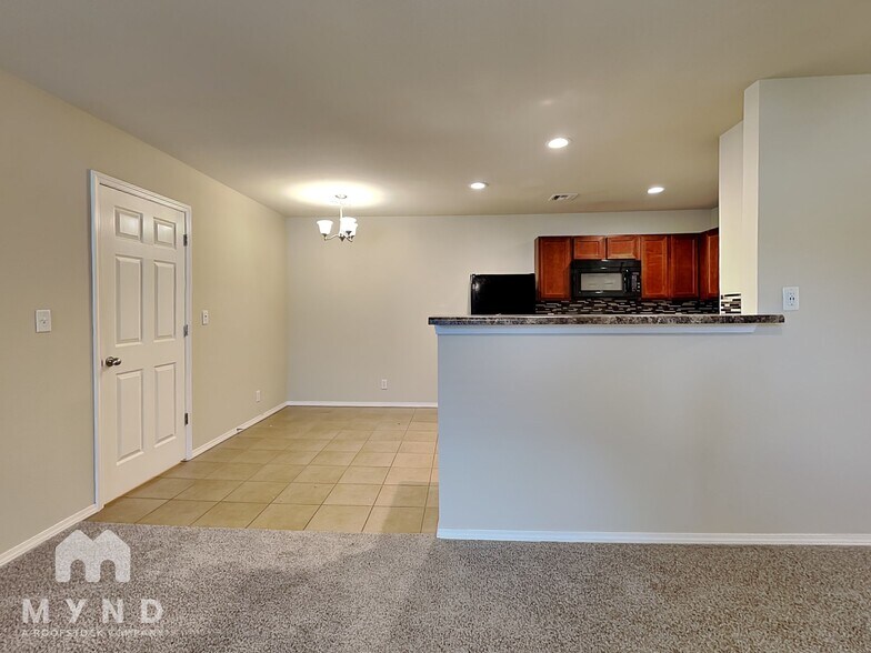 Building Photo - 5608 N 35th St