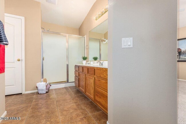 Building Photo - 632 E Mule Train Trail