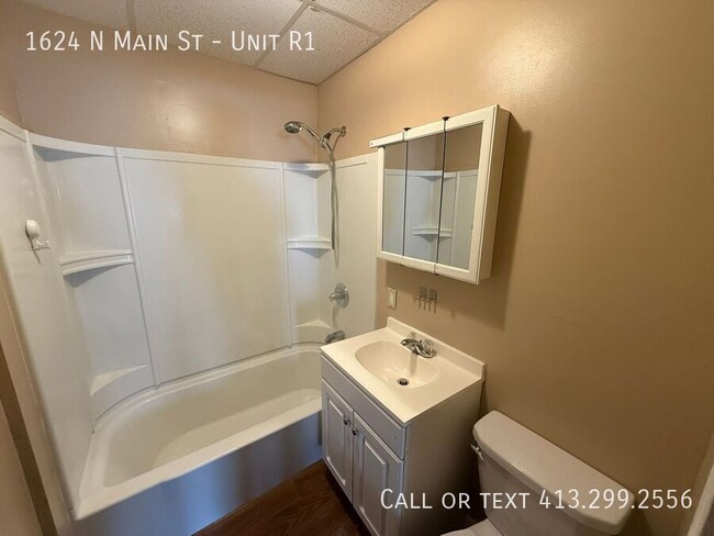 Building Photo - 1624 N Main St