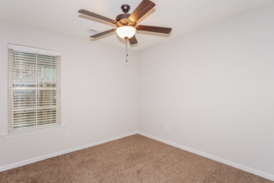 Building Photo - 9455 Darren Cir S