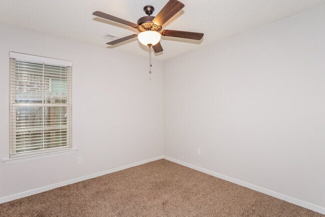 Building Photo - 9455 Darren Cir S