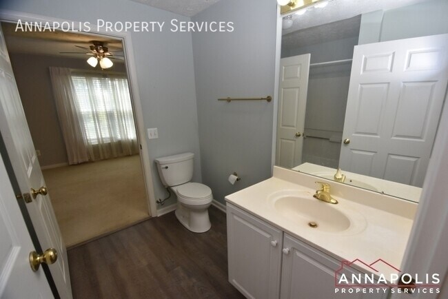 Building Photo - 657 Burtons Cove Way