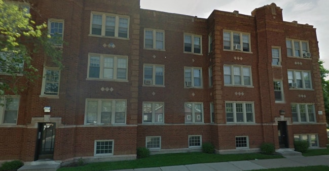 Building Photo - Cagan Northwest Chicago Apartments