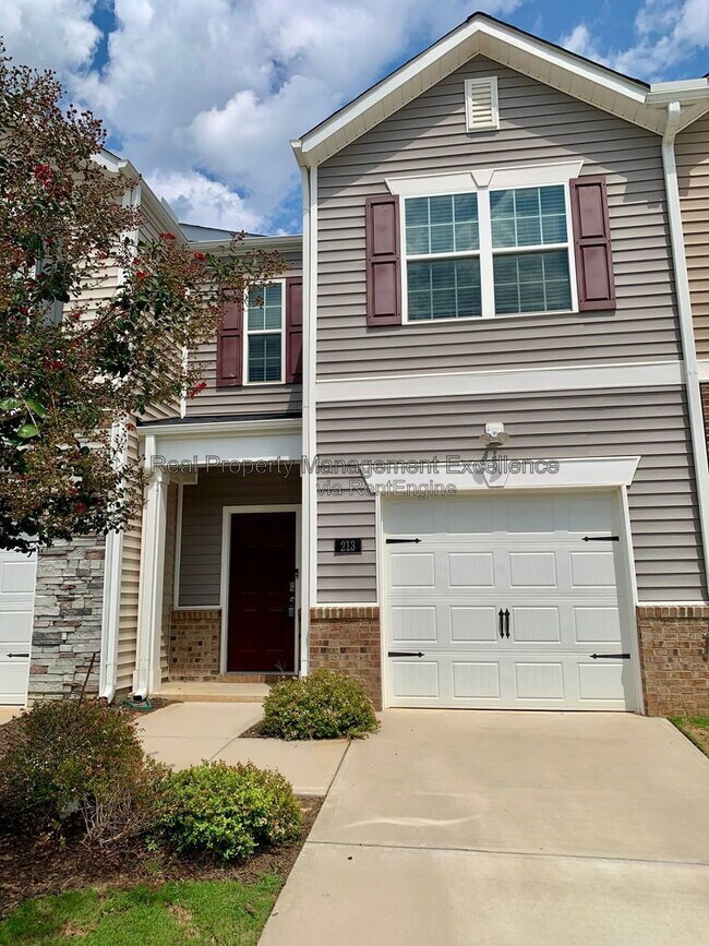 Building Photo - 213 David Hl Dr