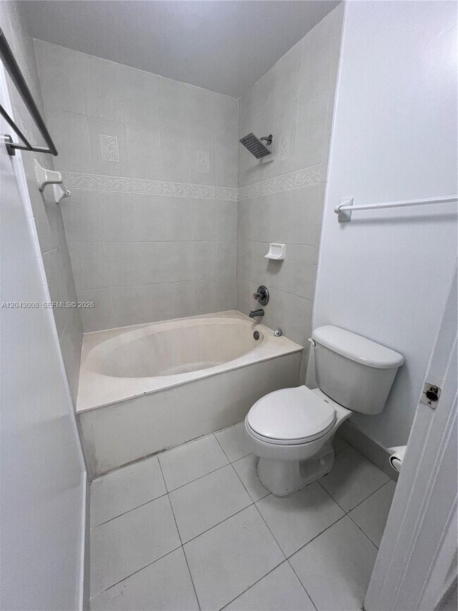 Building Photo - 20613 SW 93rd Ave