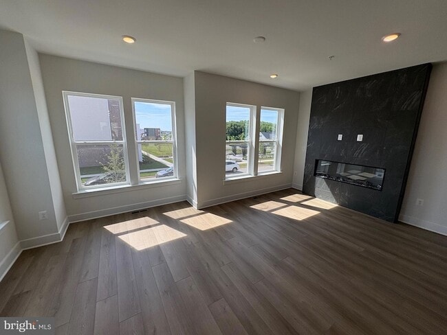 Building Photo - 14495 Leafhopper Dr