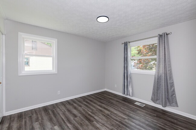 Building Photo - 5347 Haverfield Rd