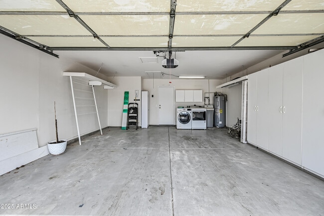 Building Photo - 3334 W Monona Dr