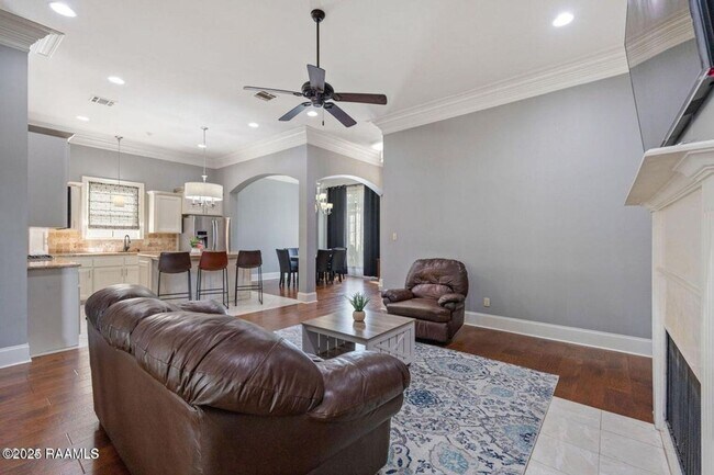 Building Photo - 216 Croft Row