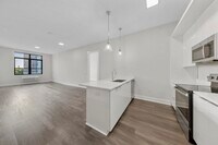 Building Photo - 121 34th St