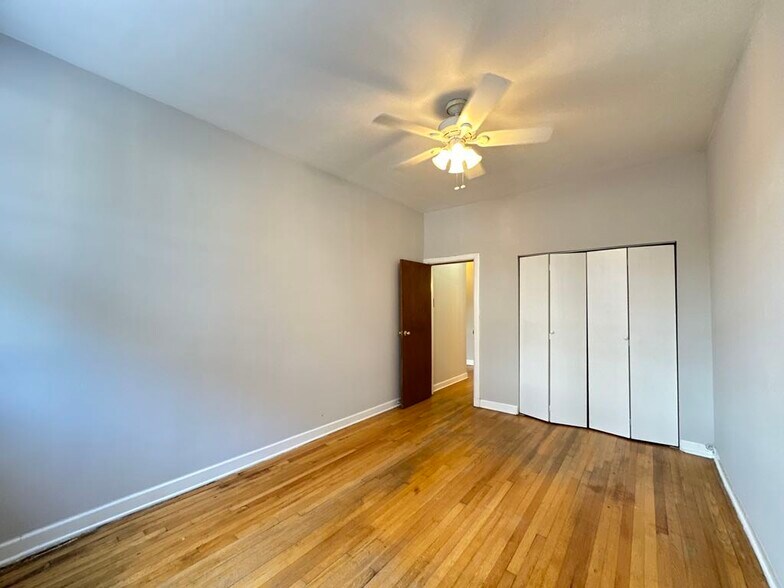 Building Photo - 1034 W George St