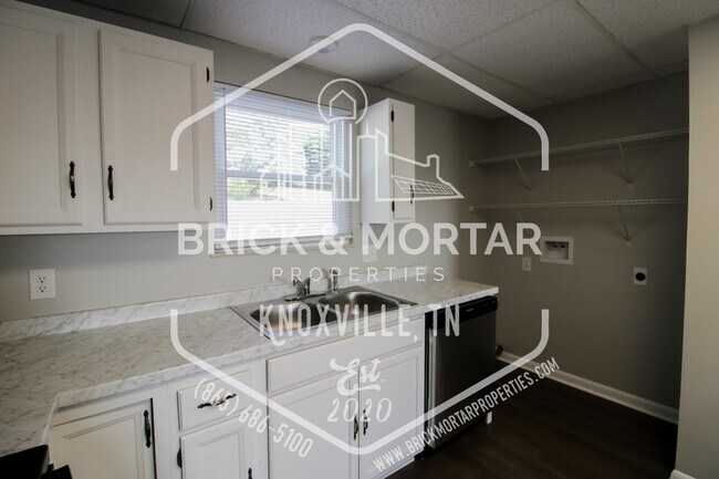 Building Photo - 1009 Clendenen Rd