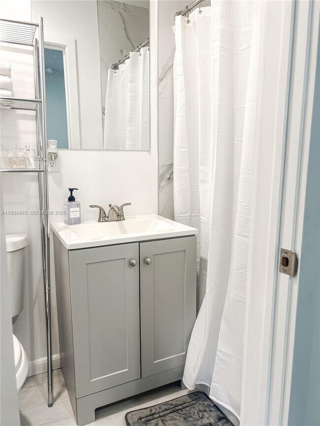 Building Photo - 4139 NW 23rd Ave