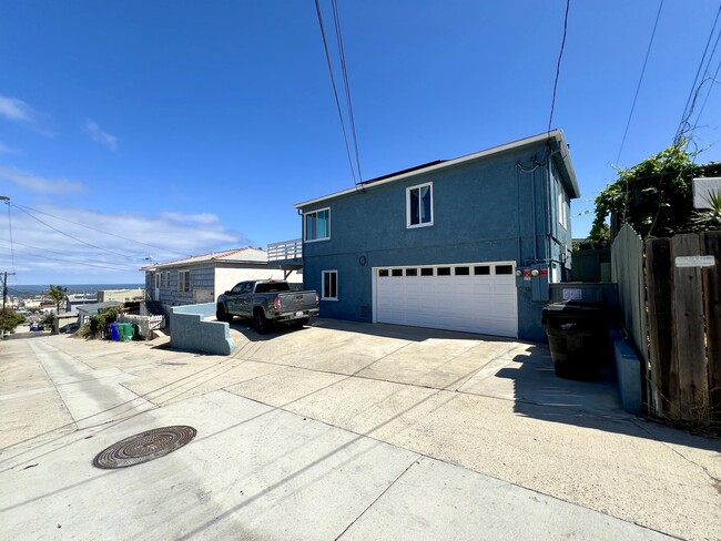 Building Photo - 4551 Santa Monica Ave