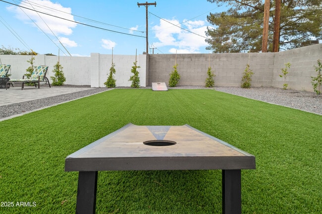 Building Photo - 2546 N 69th Pl